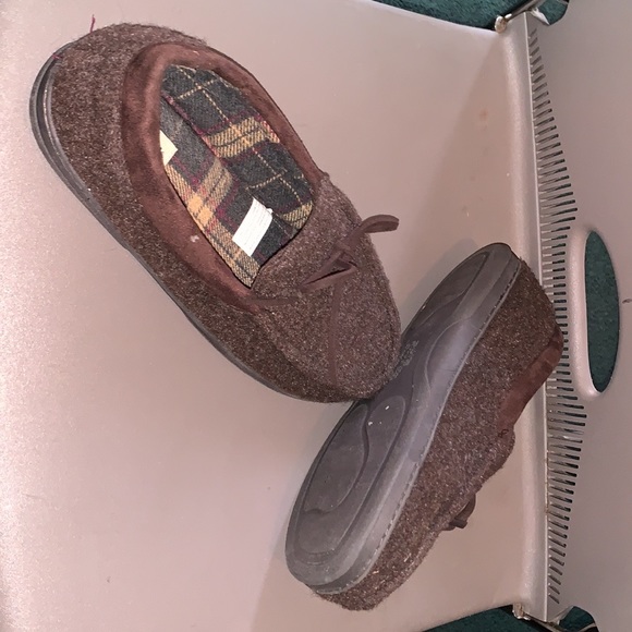 Male Slippers - Picture 1 of 6